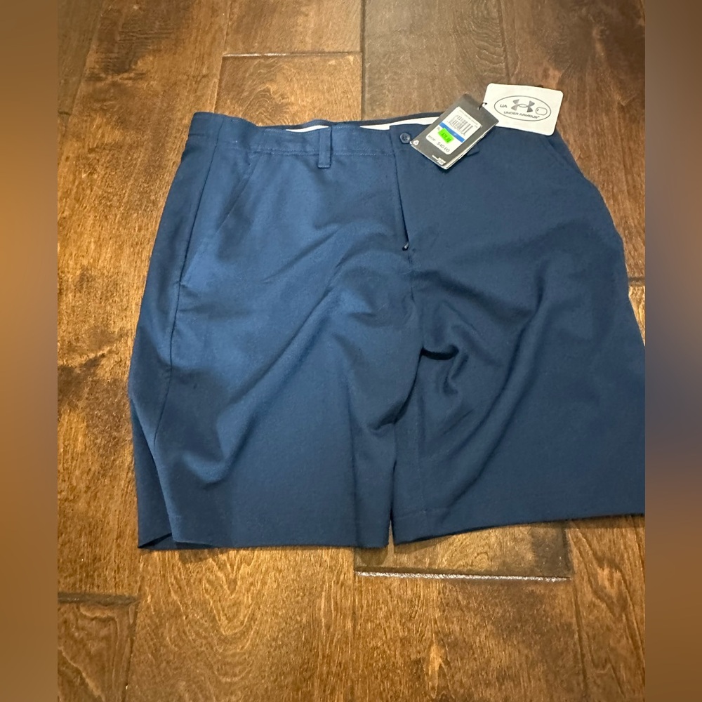 Under Armour YXL navy golf shorts NWT